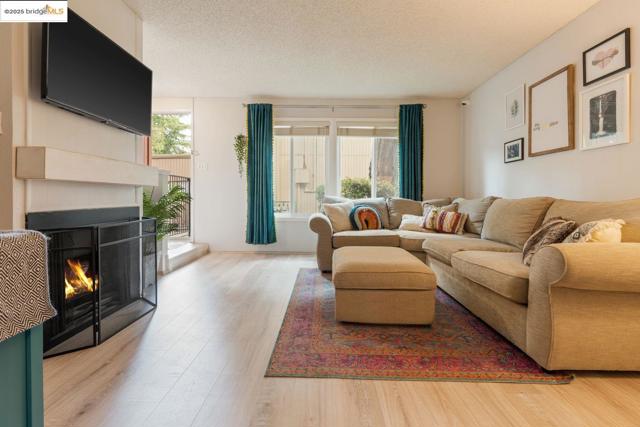 3055 TREAT BLVD, Concord CA: https://media.crmls.org/mediaz/d71c0010-63d6-4c51-9e51-cee9ee0f3437.jpg