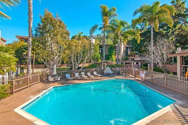 2600 TORRY PINES RD. #B27, La Jolla CA: https://media.crmls.org/mediaz/d71e3840-5adf-4cac-9f1c-2bb75b7bccac.jpg