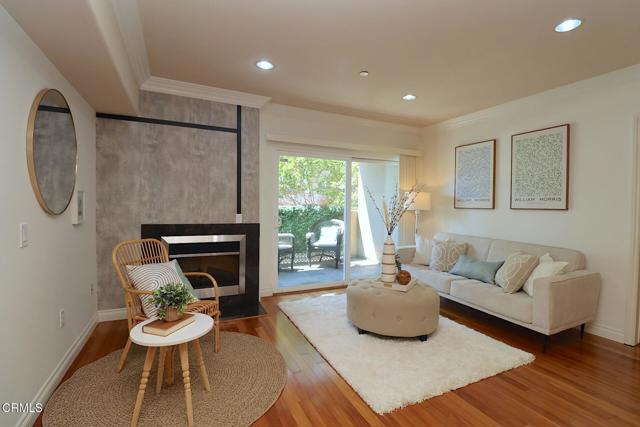 Detail Gallery Image 8 of 35 For 3855 Ingraham St #204,  Los Angeles,  CA 90005 - 3 Beds | 2 Baths