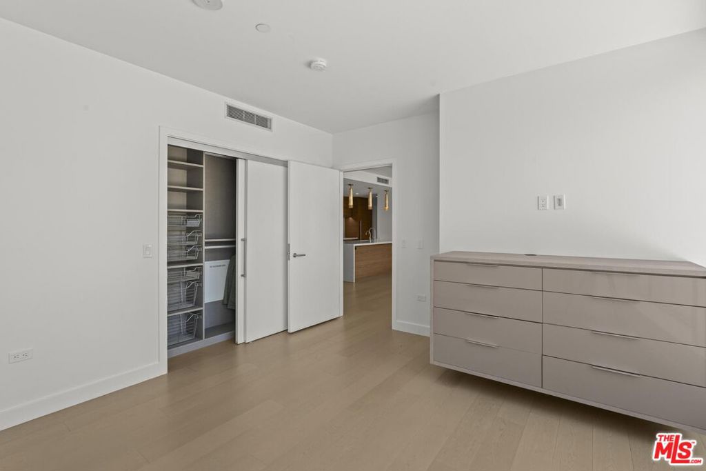 888 E Street - photo 20