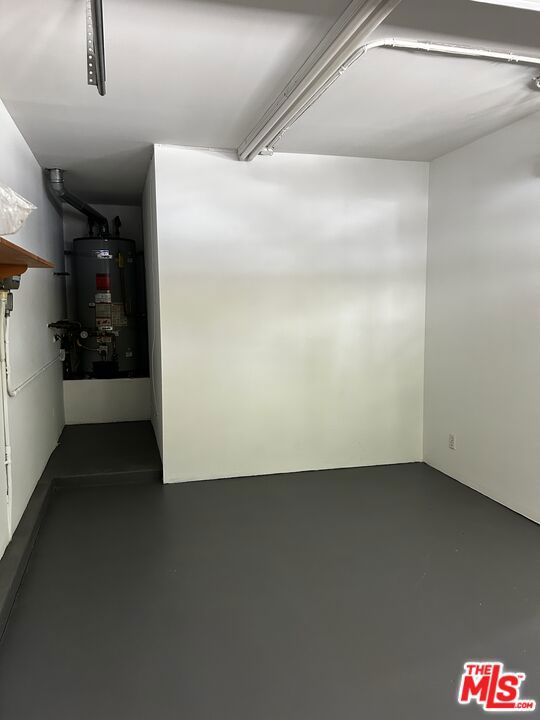 10515 Oaklawn Road, Los Angeles CA: https://media.crmls.org/mediaz/d71f6302-211e-40b2-84a1-105b331199bb.jpg