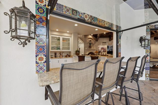 13371 Summit Cir, Poway CA: https://media.crmls.org/mediaz/d7201215-0f0f-480c-88e9-532d8b891bcd.jpg