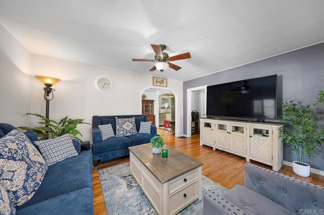Image 4 of 28 For 2326 32nd Street