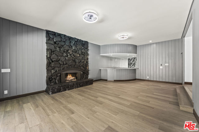 9724 Bothwell Road, Northridge CA: https://media.crmls.org/mediaz/d7212bff-e066-40bb-9320-3cd9474aa05d.jpg