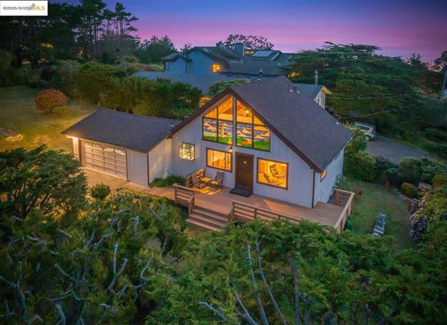 1400 Audubon AVE, Montara CA: https://media.crmls.org/mediaz/d721b467-b172-48e9-86b7-2a727de34935.jpg
