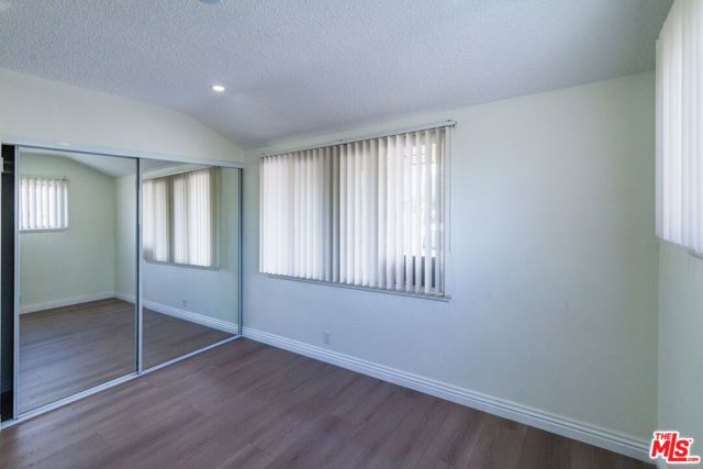 8646 Corbin Avenue, Northridge CA: https://media.crmls.org/mediaz/d721dfef-77b3-4a96-a2e6-c328c6c52d4b.jpg