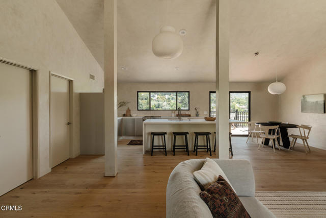 2225 Cazador Drive, Los Angeles CA: https://media.crmls.org/mediaz/d7224146-6f31-4446-bb0c-e958269e8748.jpg