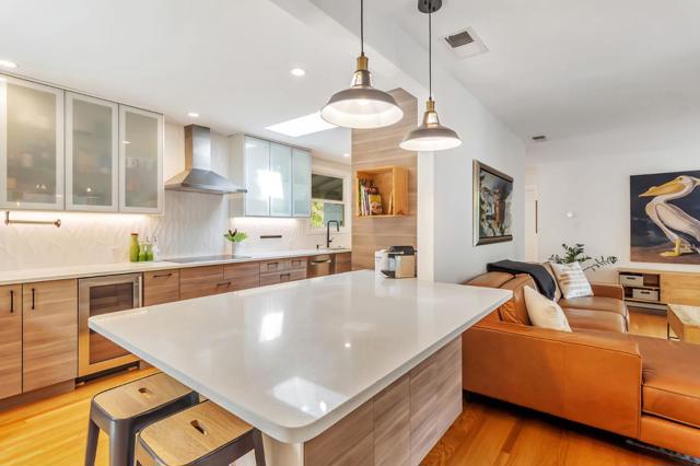 1528 Fernside Street, Redwood City CA: https://media.crmls.org/mediaz/d722bbf4-0560-43d8-8cd2-d9c59bca41cf.jpg