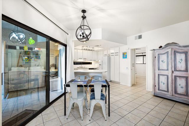 255 S Avenida Caballeros #302, Palm Springs, CA 92262