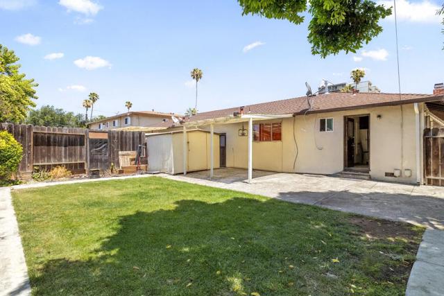 411 Dunster Drive, Campbell CA: https://media.crmls.org/mediaz/d7232757-a4b8-497f-909b-5513c0b857ef.jpg