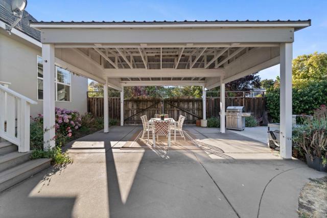 16973 Roberts Road, Los Gatos CA: https://media.crmls.org/mediaz/d723827f-2075-4ee7-8f35-a29d6a4bd291.jpg