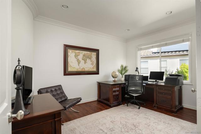 5480 Valerio Trl, San Diego CA: https://media.crmls.org/mediaz/d723976f-eeb3-4f81-afee-4cbdb9fff8a7.jpg