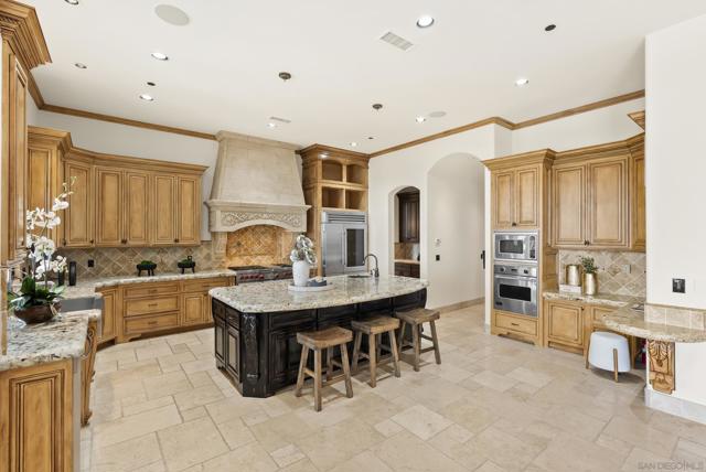 18233 Via Ambiente, Rancho Santa Fe CA: https://media.crmls.org/mediaz/d7260a7f-72be-4902-9169-6a501a6c5d9c.jpg