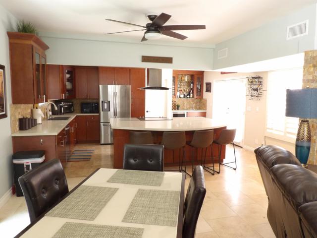34451 Calle Las Palmas, Cathedral City CA: https://media.crmls.org/mediaz/d7260b01-7b97-44d4-a848-b5572e7f9421.jpg