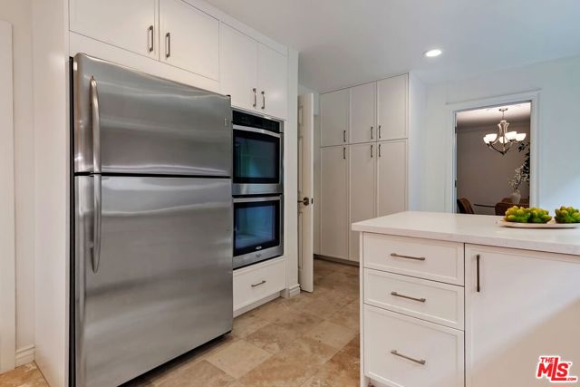 1011 5th Street, Santa Monica CA: https://media.crmls.org/mediaz/d726ba36-a918-440d-905a-f6553cb4577a.jpg