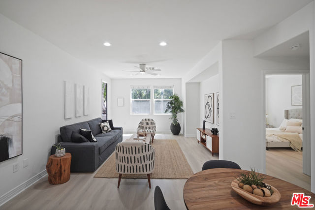 7100 Playa Vista Drive, Playa Vista CA: https://media.crmls.org/mediaz/d726ca2b-2d18-418d-a9e1-7ef25fe27a60.jpg