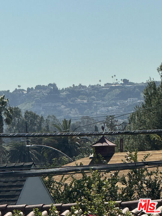https://media.crmls.org/mediaz/d72728d9-5b7a-457d-8430-8453c54f5e4a.jpg?preset=X-Large