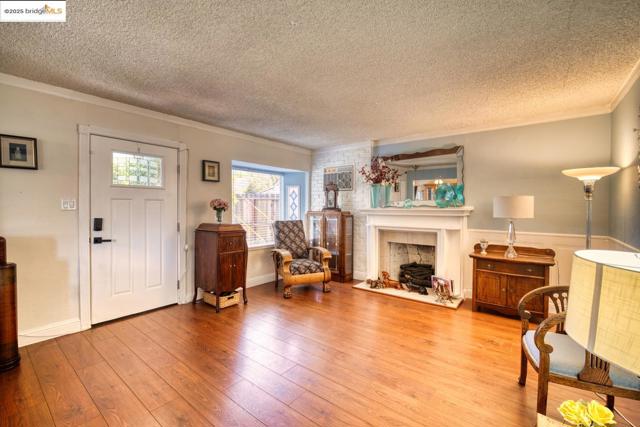 2821 Ponderosa Drive, Concord CA: https://media.crmls.org/mediaz/d7283d0f-3d42-4128-9d19-0ccccddcde14.jpg