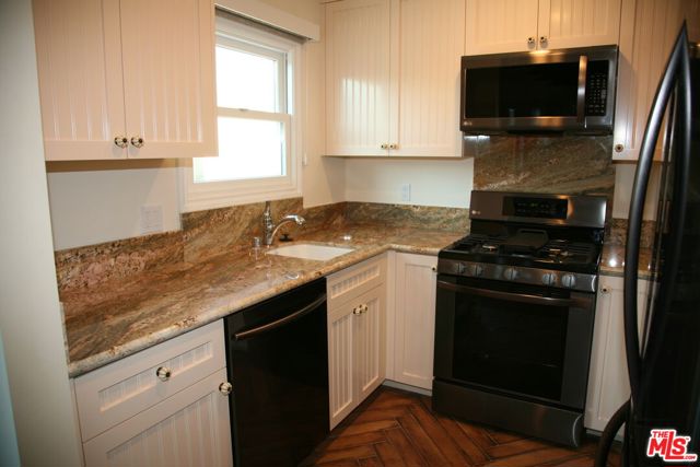 6621 Nagle Avenue photo 6