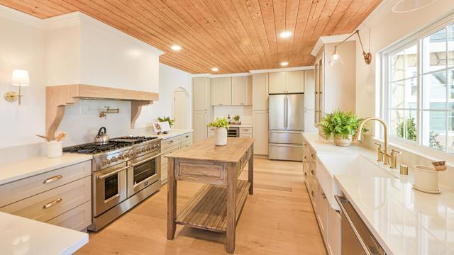 Detail Gallery Image 18 of 64 For 3951 Atascadero Dr, San Diego,  CA 92107 - 4 Beds | 3 Baths