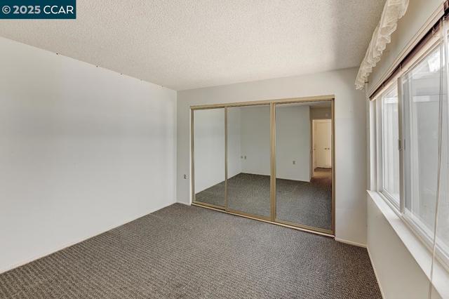 3333 Tice Creek Dr, Walnut Creek CA: https://media.crmls.org/mediaz/d729d6f6-8547-4e05-b4a0-b9738a60edcc.jpg