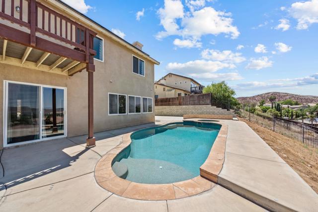 28303 Pinyon Pine Court, Menifee CA: https://media.crmls.org/mediaz/d72a59df-ef8a-46fb-83d8-f55c96cbd4c0.jpg