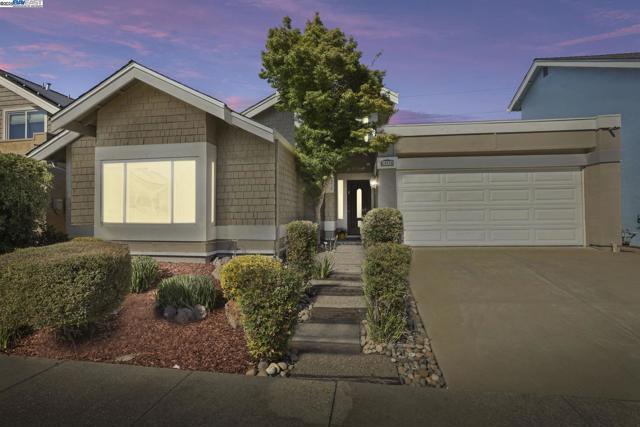 10034 Foxboro Cir, San Ramon CA: https://media.crmls.org/mediaz/d72a9c96-1f82-42e7-9ba4-6d9b894206e5.jpg