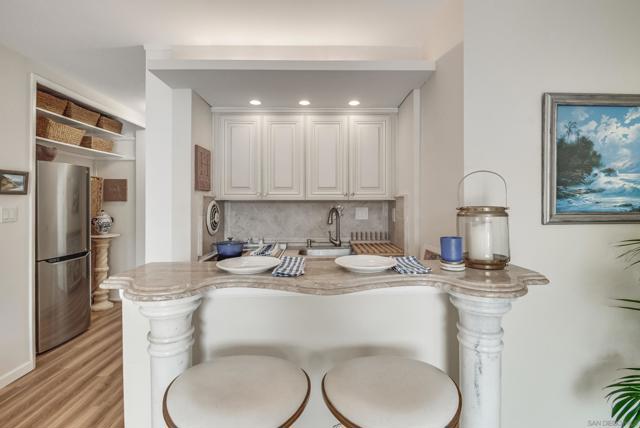 230 Prospect St, La Jolla CA: https://media.crmls.org/mediaz/d72abb47-59cc-4998-8643-f0ef42ed7f77.jpg
