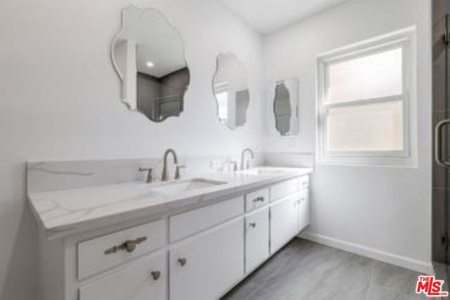 6723 Bianca Avenue photo 8
