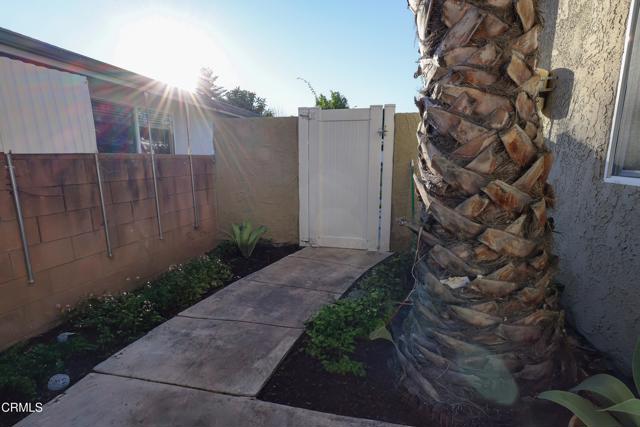 Detail Gallery Image 12 of 13 For 17314 Kingsbury St #1/2,  Granada Hills,  CA 91344 - 1 Beds | 1 Baths