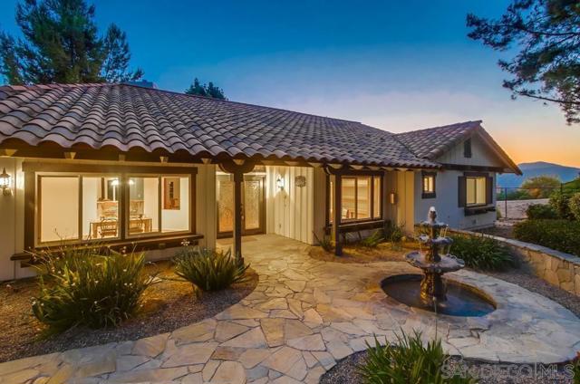 14442 Ranch Trail Drive, El Cajon CA: https://media.crmls.org/mediaz/d72c831c-6793-4371-b2bf-48795eacfd42.jpg