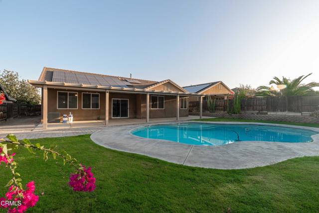 10909 Rainwater Lane, Bakersfield CA: https://media.crmls.org/mediaz/d72cc478-9d11-4daf-befb-c5065b5a9837.jpg