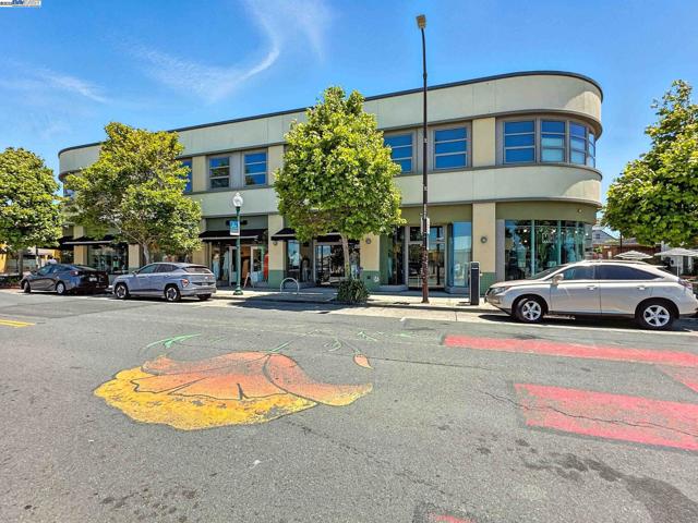 2238 7Th, Berkeley CA: https://media.crmls.org/mediaz/d72d0a4c-ce79-463d-9a6c-a92ecb32d255.jpg