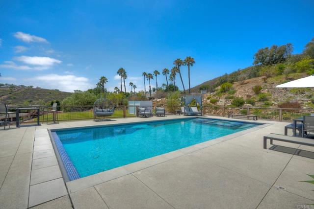 7702 Camino Sereno, Escondido CA: https://media.crmls.org/mediaz/d72d0edf-cd15-402c-9ced-b4e6188d6669.jpg