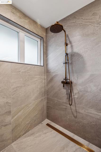 2312 Eighth St, Berkeley CA: https://media.crmls.org/mediaz/d72dae7b-cd9c-4d86-b083-544f464e86be.jpg