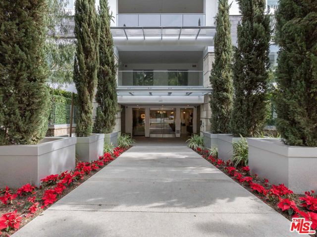 Image 2 for 460 N Palm Dr #402, Beverly Hills, CA 90210