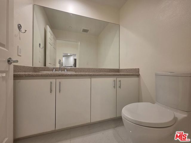 12000 Goshen Avenue, Los Angeles CA: https://media.crmls.org/mediaz/d72e5cf6-480f-459c-806e-0df425b6dcad.jpg