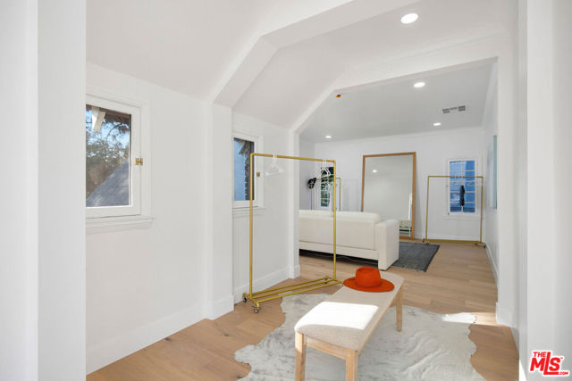 832 S Plymouth Boulevard, Los Angeles CA: https://media.crmls.org/mediaz/d72e6863-f1c8-44d8-a738-c20643b9def1.jpg