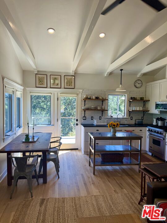 220 France Circle, Ojai CA: https://media.crmls.org/mediaz/d72eaffa-965a-420c-b337-baa9b85e6d5f.jpg