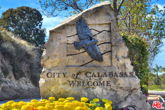 23637 Park Belmonte, Calabasas CA: https://media.crmls.org/mediaz/d72efa5b-6d4a-4a10-9a26-367a08820fc1.jpg