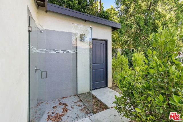13201 Bloomfield Street, Sherman Oaks CA: https://media.crmls.org/mediaz/d72fa86b-04d7-4767-9d4e-8efd4af5d52d.jpg