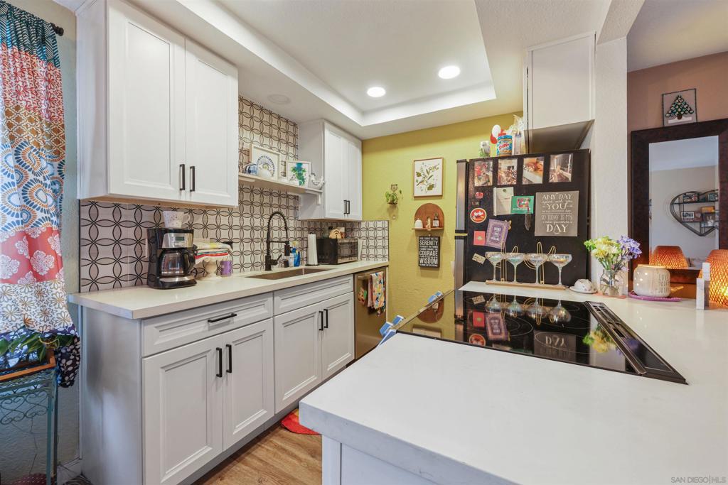4161 Winona Ave - photo 7