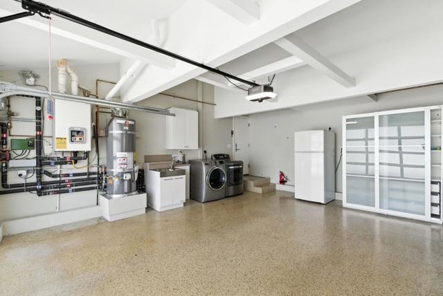 646 Georgia Avenue, Palo Alto CA: https://media.crmls.org/mediaz/d7309208-2ac1-4f6c-8ede-0183bab536e1.jpg