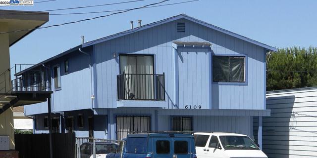 6109 Foothill Blvd, Oakland CA: https://media.crmls.org/mediaz/d730ad8d-9799-406e-89fe-6ac72f9aa26b.jpg