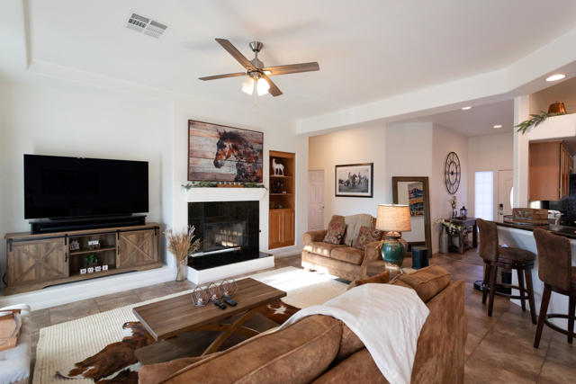 48305 Pic Way, Indio CA: https://media.crmls.org/mediaz/d730bde2-11d1-4d7a-8979-852159187186.jpg