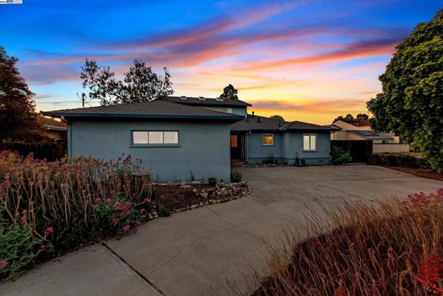 3171 Verdant Way, San Jose CA: https://media.crmls.org/mediaz/d730d4f0-0bd0-4c83-86be-a4ff3e2d6a38.jpg
