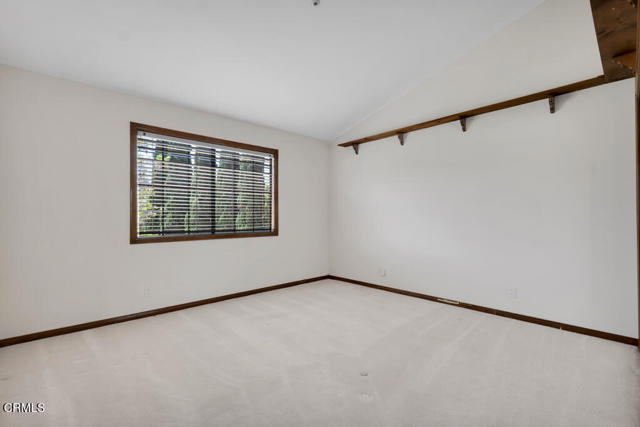 11395 Highridge Court, Camarillo CA: https://media.crmls.org/mediaz/d730e853-08f1-4cf7-9b06-685429806bd1.jpg
