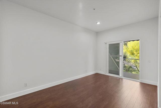 29845 Vista Del Arroyo, Agoura Hills CA: https://media.crmls.org/mediaz/d7311ccd-4adc-419b-9ef4-e58d68891ef7.jpg