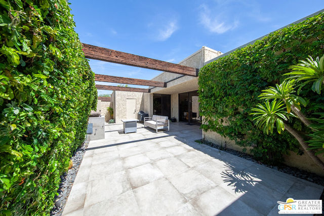 431 N Calle Rolph, Palm Springs CA: https://media.crmls.org/mediaz/d7312cd0-eb99-4d52-8e5a-6cc07f079ca7.jpg