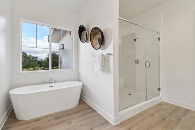 29527 Viking View Ln, Valley Center CA: https://media.crmls.org/mediaz/d7316756-a452-438c-9722-98d11b48a56b.jpg